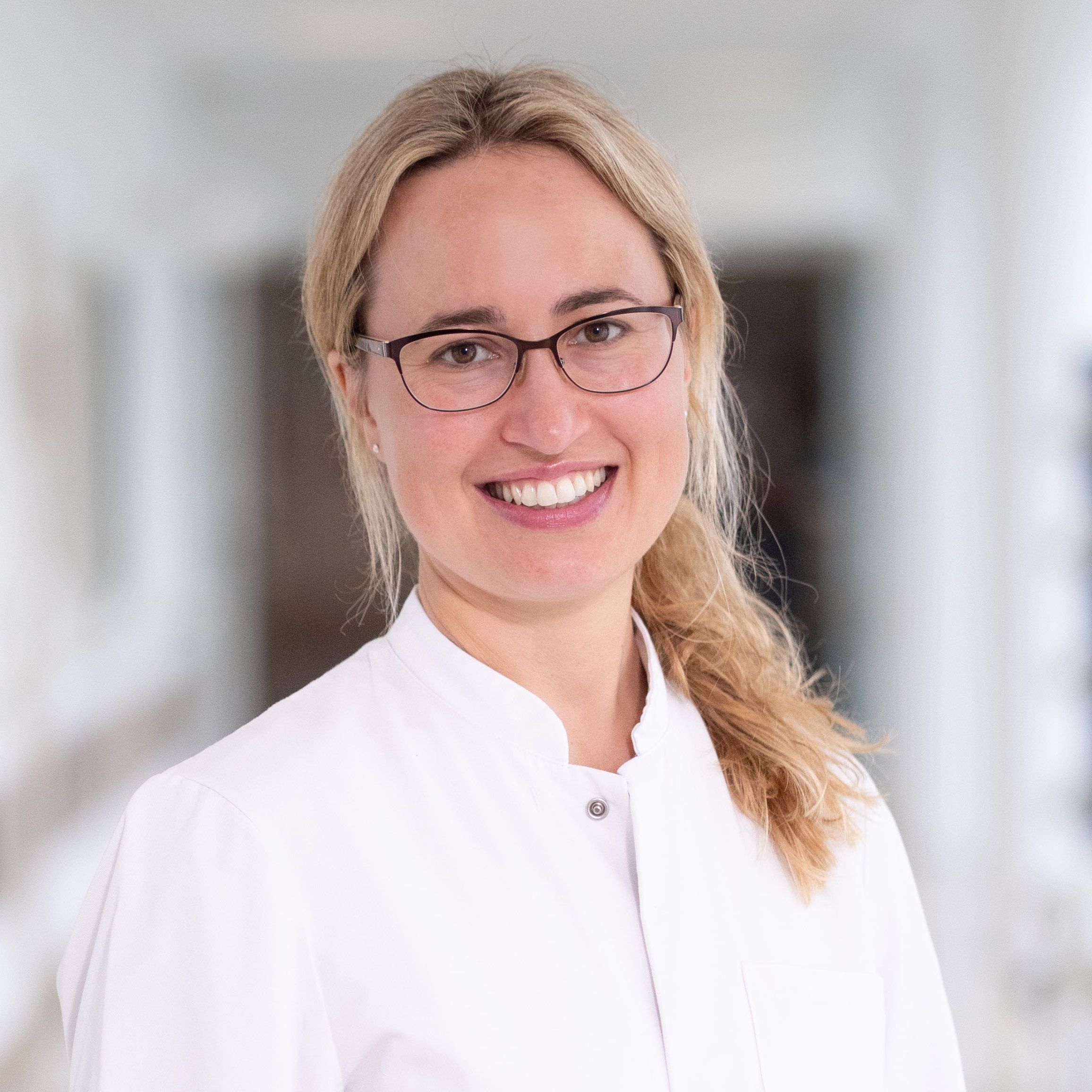 Portrait von Dr. med. Dr. med. Ellen Bauer